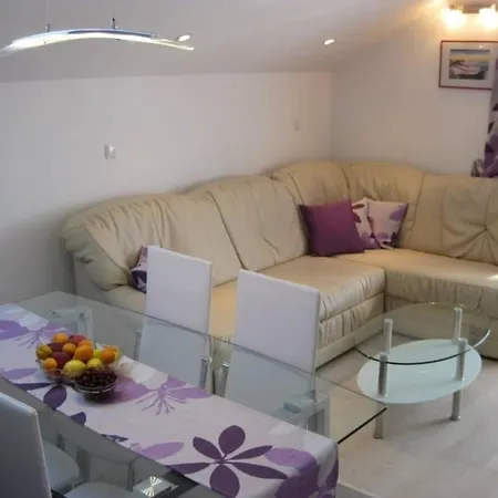 Fuer 5 Personen Ca 60 Qm In Srima, Dalmatien Norddalmatien *