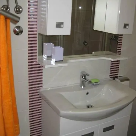 Fuer 5 Personen Ca 60 Qm In Srima, Dalmatien Norddalmatien Appartement